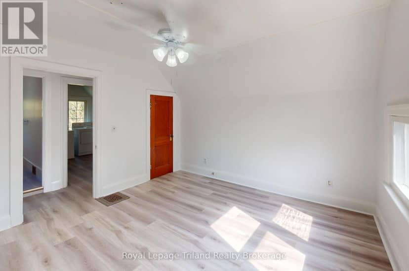 279 Vansittart Avenue — photo 22 of 22