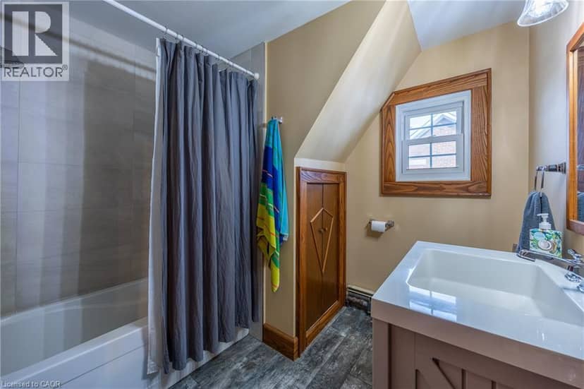 244 KENT Street S — photo 15 of 34