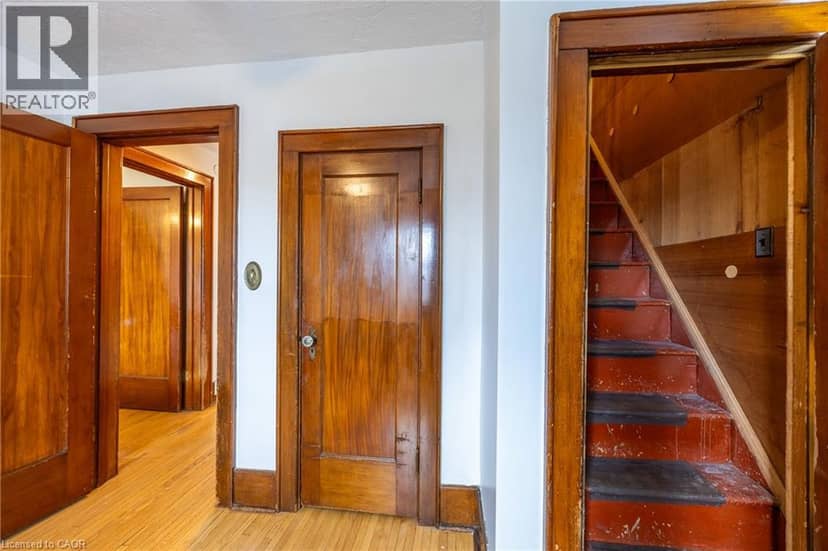 244 KENT Street S — photo 22 of 34