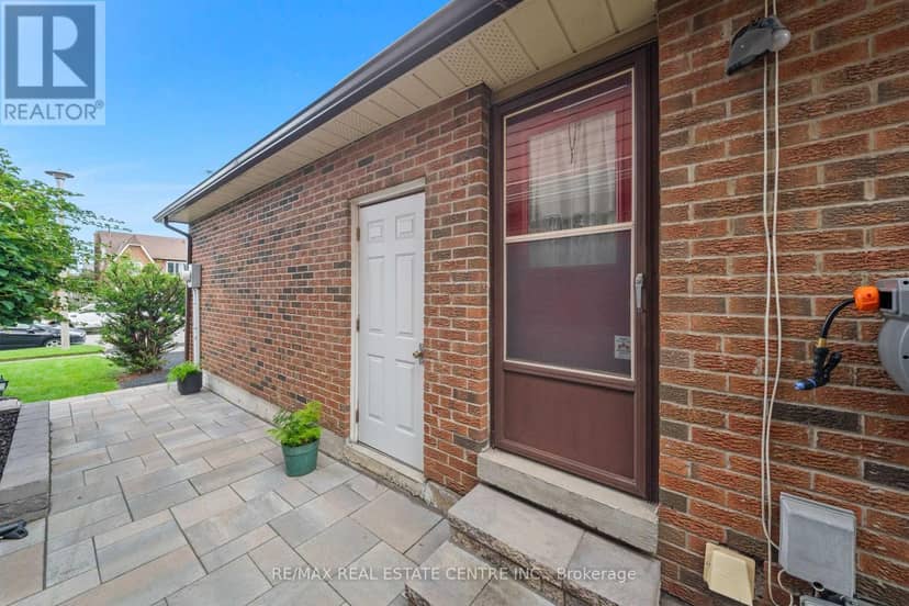 467 Hansen Road N — photo 24 of 33