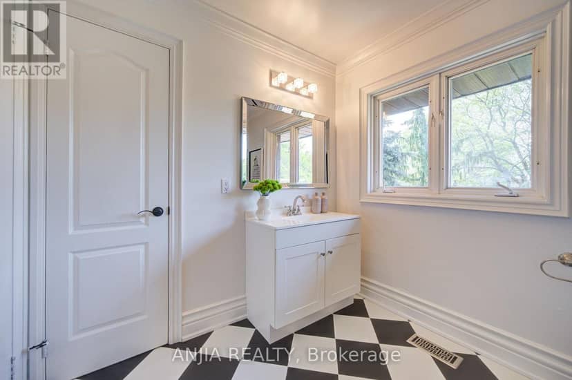 8 Calderbridge Crescent — photo 24 of 40