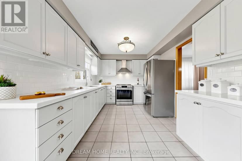 312 Valeria Boulevard — photo 10 of 40