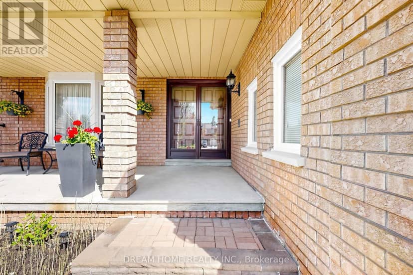 312 Valeria Boulevard — photo 2 of 40