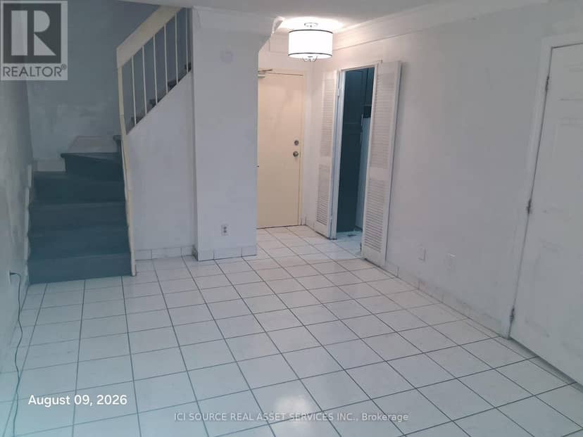 148 - 10 Eddystone Avenue — photo 11 of 21