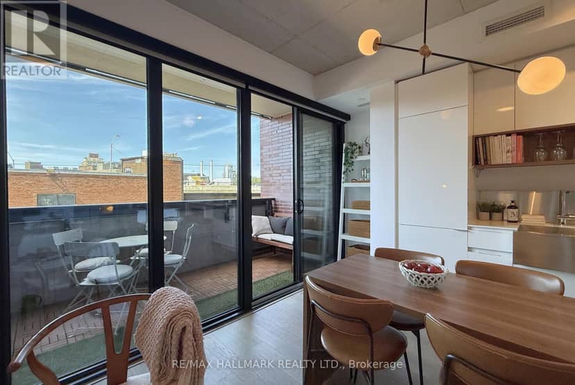 313 - 383 Sorauren Avenue — photo 17 of 30