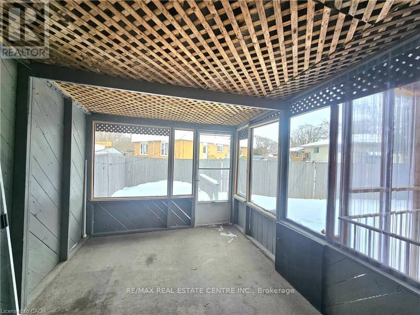 92 Copperfield Crescent — photo 29 of 30