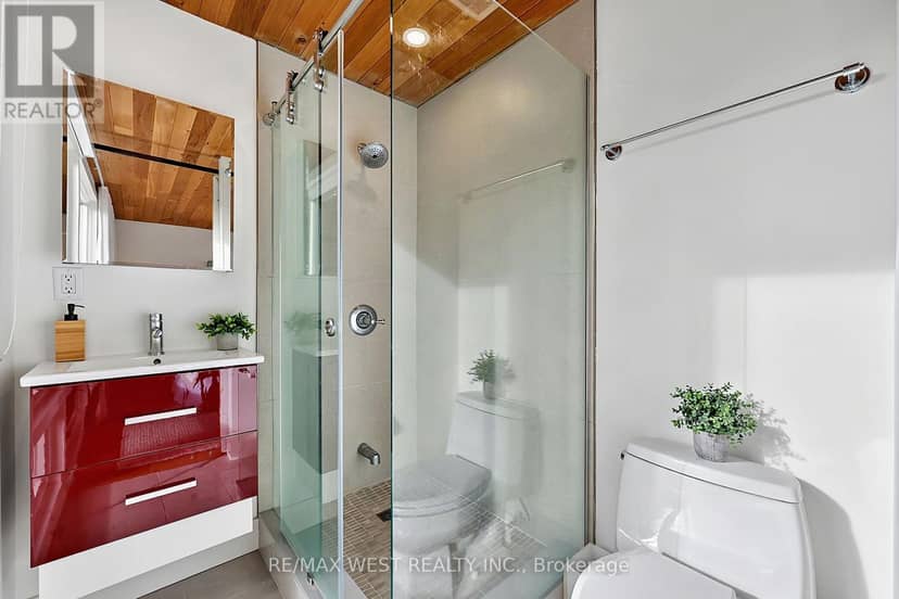 112 Kitzbuhl Crescent — photo 37 of 40