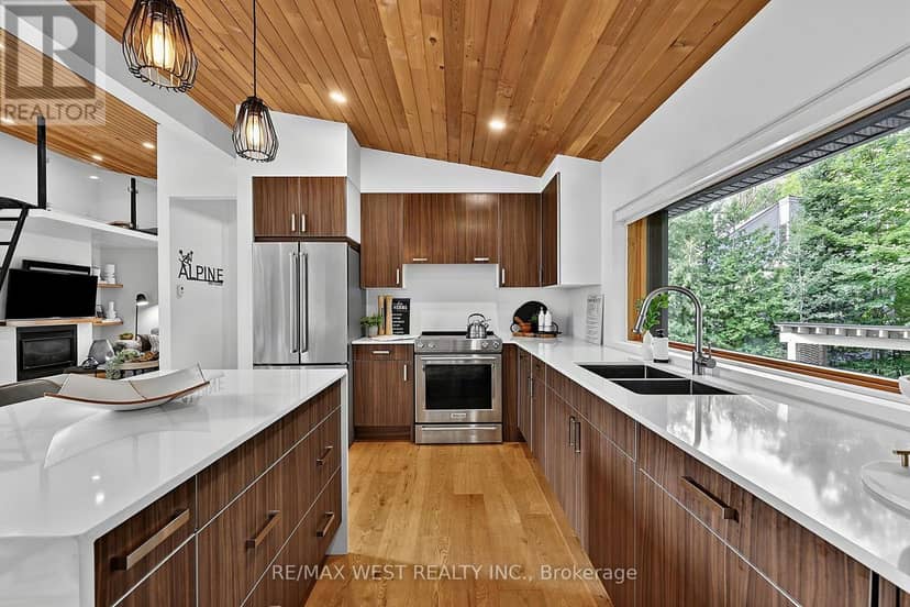 112 Kitzbuhl Crescent — photo 17 of 40