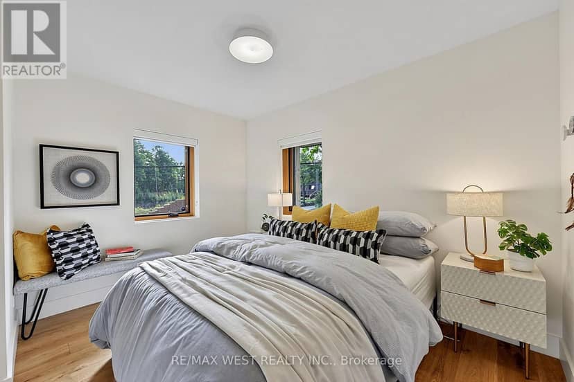 112 Kitzbuhl Crescent — photo 31 of 40