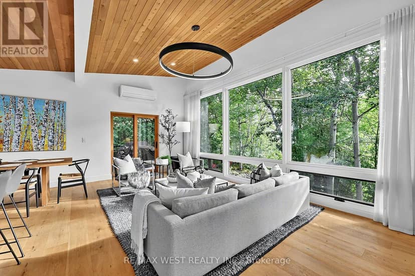112 Kitzbuhl Crescent — photo 11 of 40