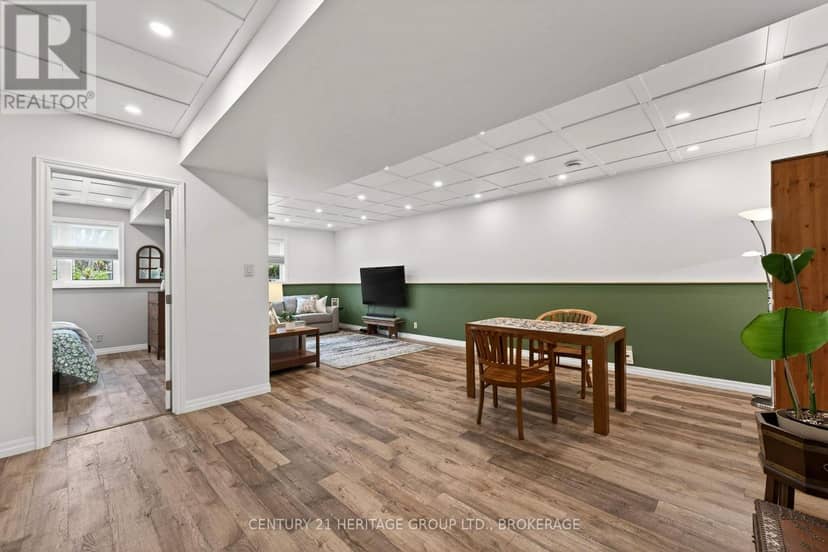 23 Old Oak Road — photo 35 of 40