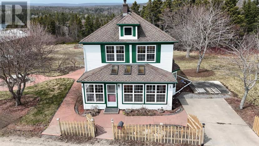 460 Red Point Road — photo 3 of 40