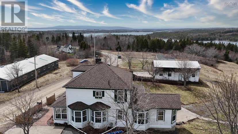 460 Red Point Road — photo 7 of 40