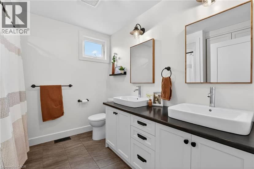 195 VICTORIA Avenue — photo 33 of 40