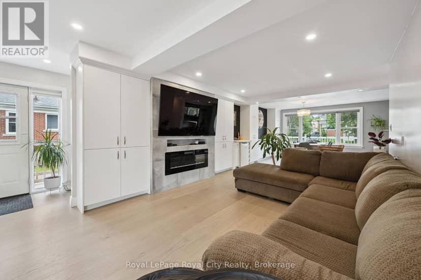 8 Rosewood Avenue — photo 13 of 40
