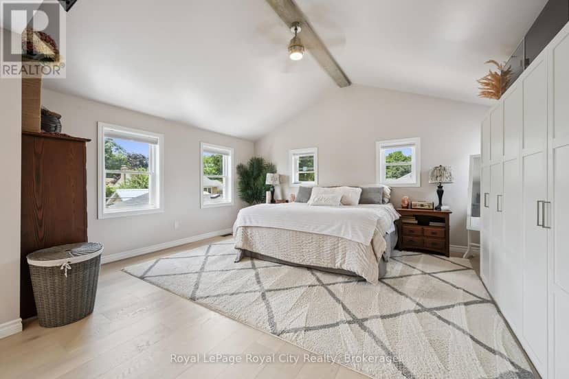 8 Rosewood Avenue — photo 22 of 40