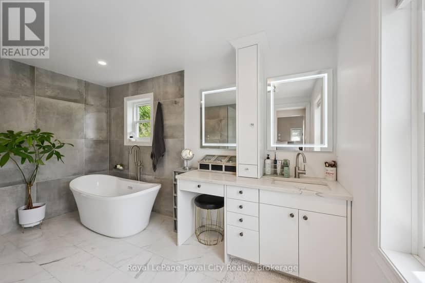 8 Rosewood Avenue — photo 24 of 40