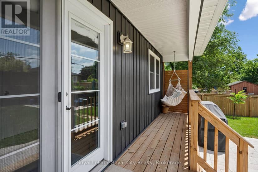 8 Rosewood Avenue — photo 37 of 40