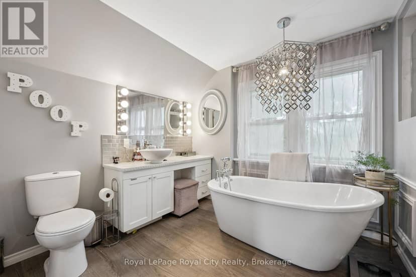 8 Rosewood Avenue — photo 27 of 40