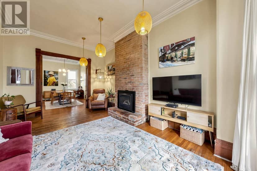 58 Nassau Street — photo 2 of 38