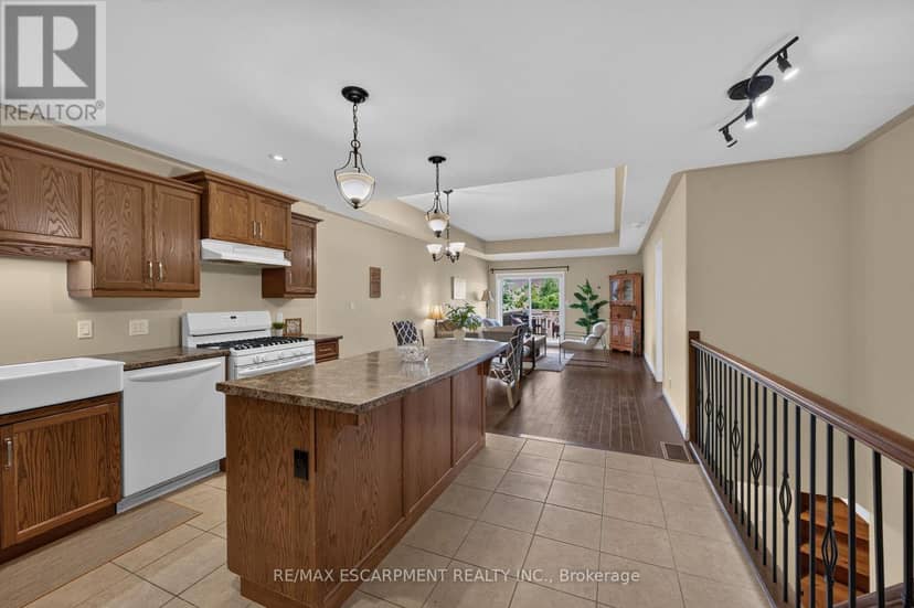 10 Emily Street — photo 14 of 40
