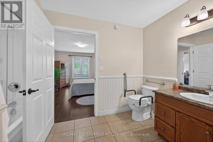 10 Emily Street — photo 30 of 40