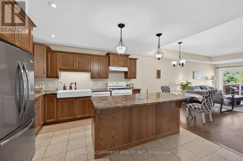 10 Emily Street — photo 13 of 40