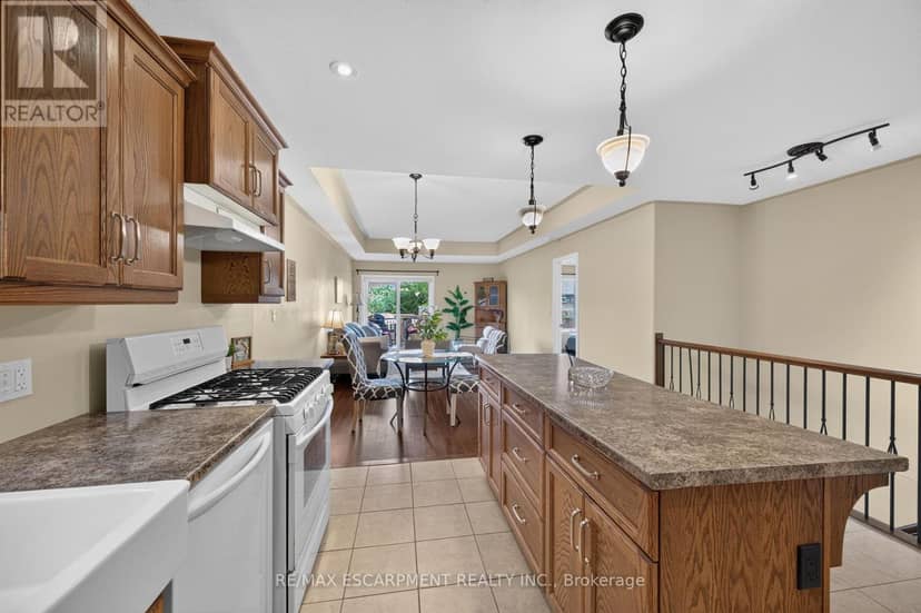 10 Emily Street — photo 15 of 40