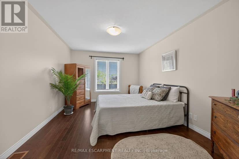 10 Emily Street — photo 25 of 40