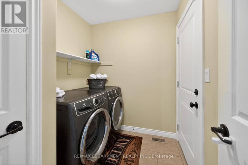 10 Emily Street — photo 31 of 40
