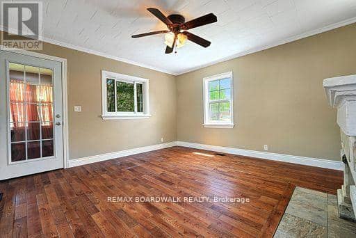 96 York Street, Lanark Highlands, photo 3