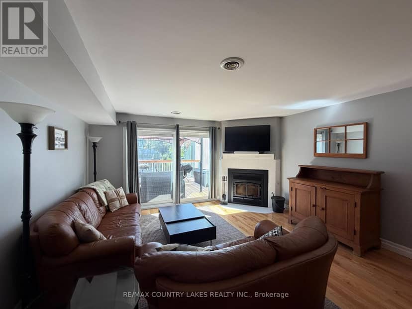 12 - 30 Laguna Parkway — photo 23 of 40