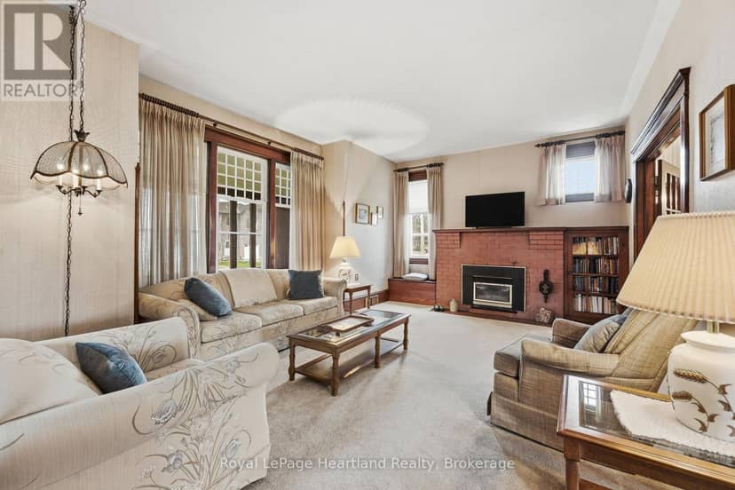 138 St. David Street — photo 15 of 40