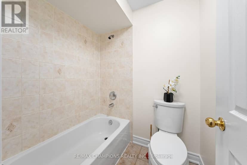 42 Abbotsbury Drive — photo 34 of 40