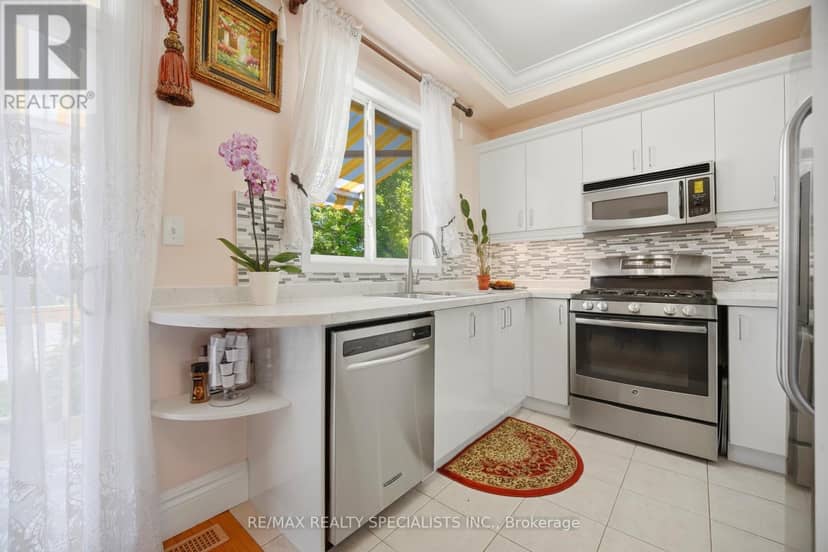 1 - 3071 Treadwells Drive — photo 15 of 38