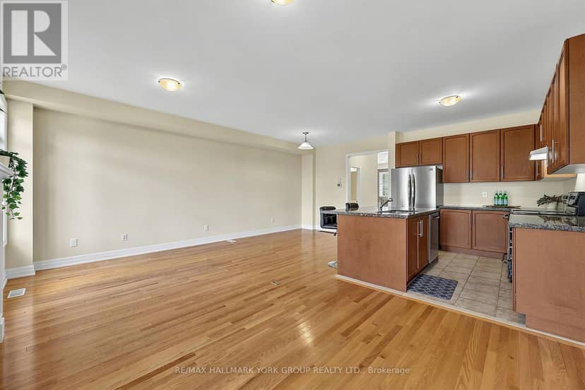 36 Alex Campbell Crescent — photo 16 of 40