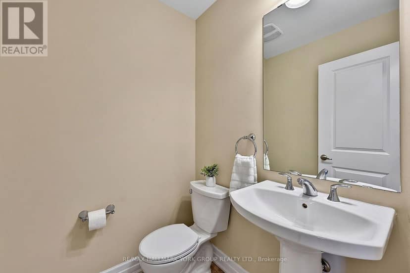 36 Alex Campbell Crescent — photo 22 of 40