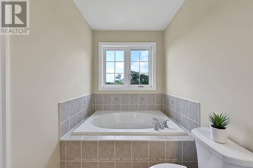 36 Alex Campbell Crescent — photo 32 of 40