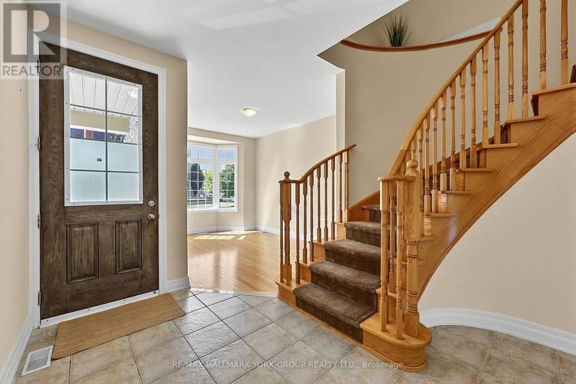 36 Alex Campbell Crescent — photo 9 of 40