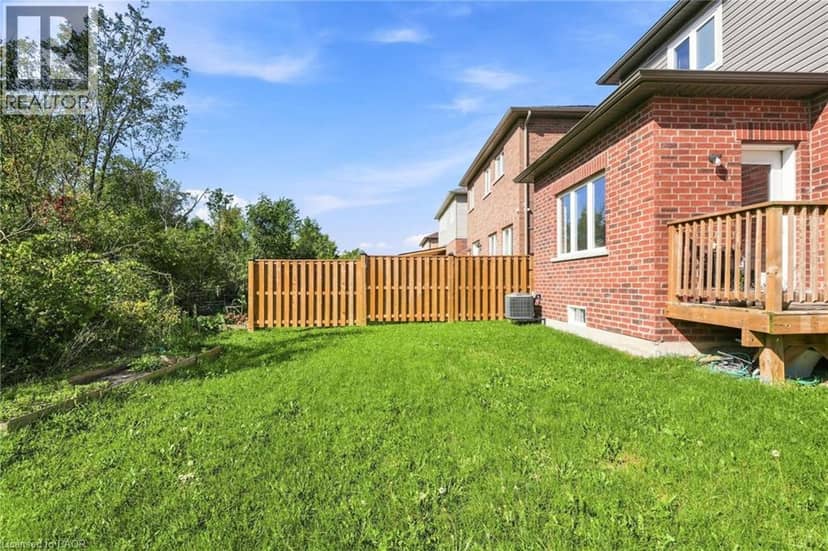 125 TUMBLEWOOD Place — photo 32 of 37