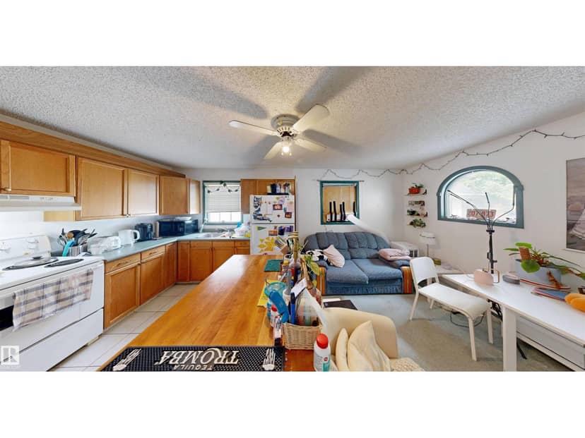 10941 81 AV NW — photo 36 of 40