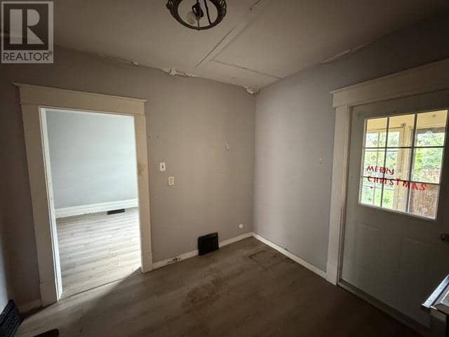 246 St James ST — photo 7 of 21