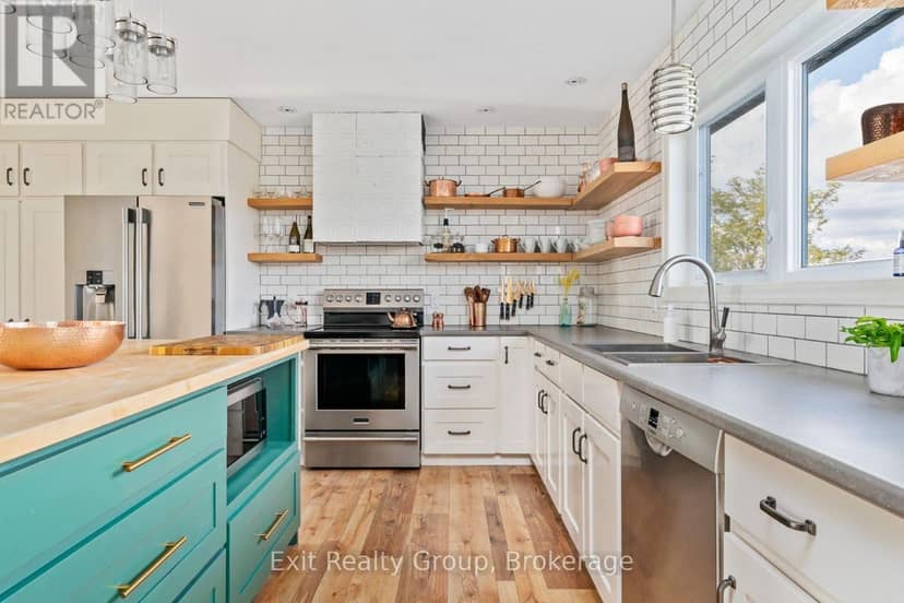 20858 Loyalist Parkway, Prince Edward County, photo 4