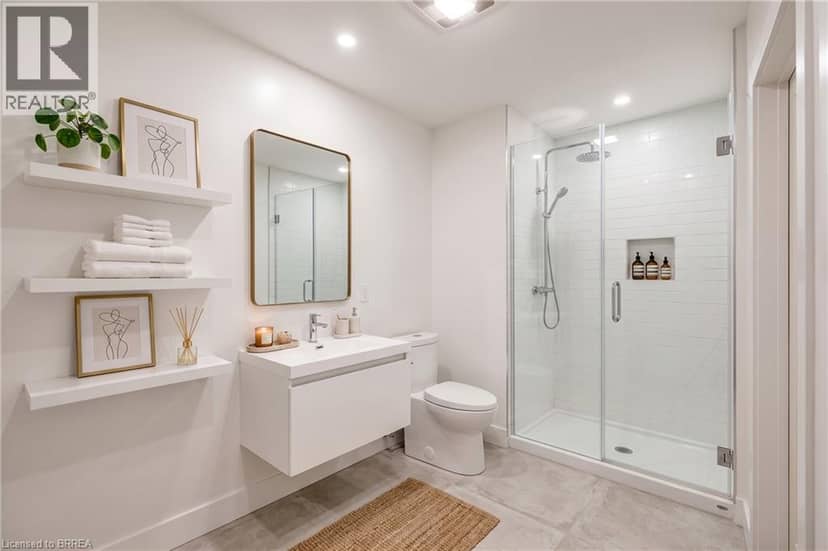18 KINGSMOUNT Crescent — photo 13 of 39