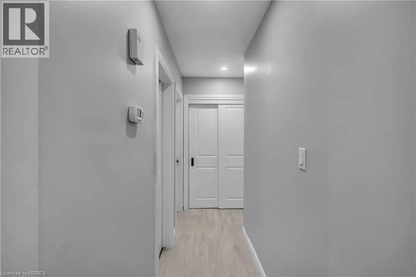 18 KINGSMOUNT Crescent — photo 14 of 39