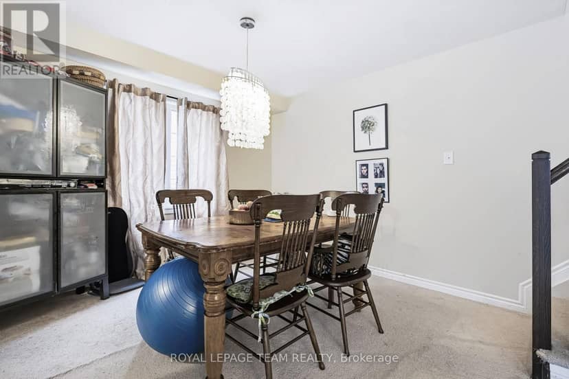 2510 Nutgrove Avenue — photo 11 of 16