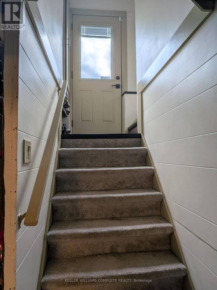 487 Scholfield Avenue N — photo 12 of 19