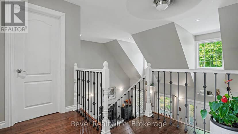 99 Laurentien Crescent — photo 21 of 40