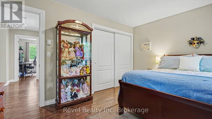 99 Laurentien Crescent — photo 26 of 40