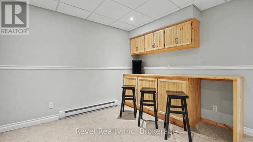 99 Laurentien Crescent — photo 31 of 40